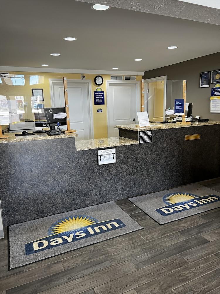 Days Inn By Wyndham Hays Exterior foto