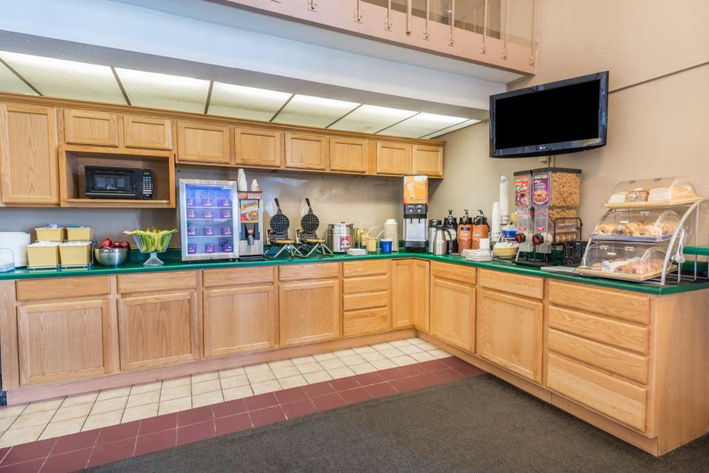Days Inn By Wyndham Hays Facilidades foto