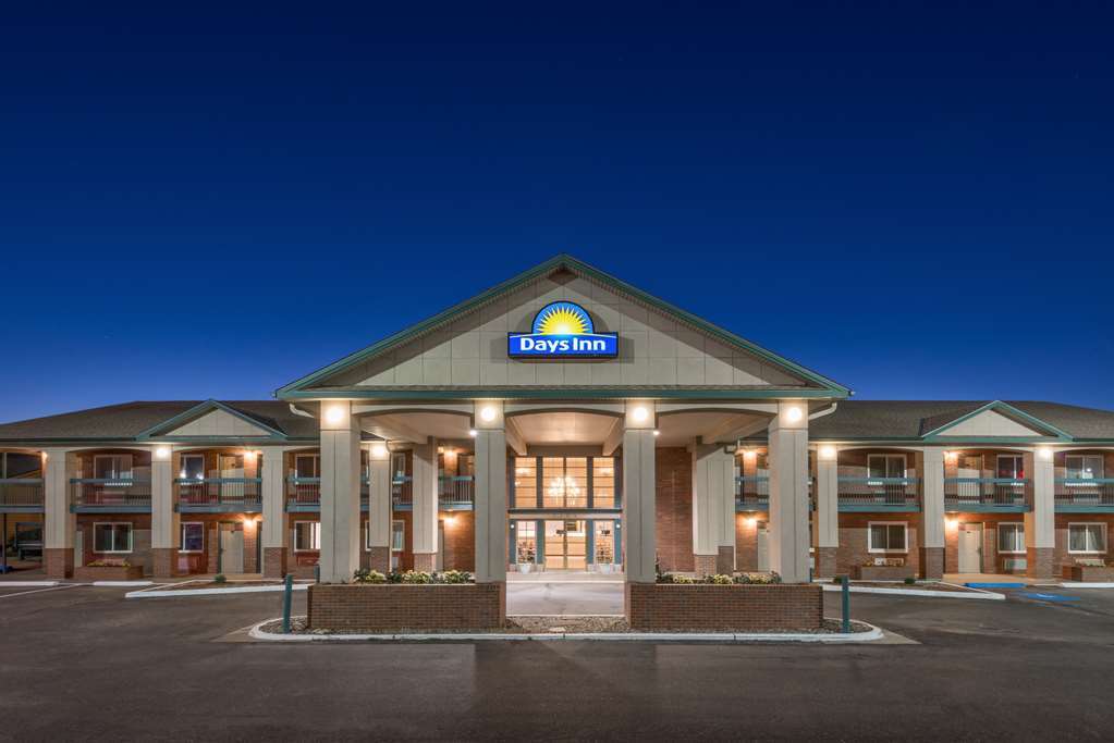 Days Inn By Wyndham Hays Exterior foto